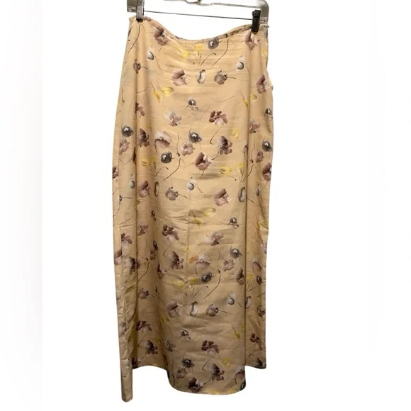 Lightweight Floral Maxi Skirt - Picture 2 of 2